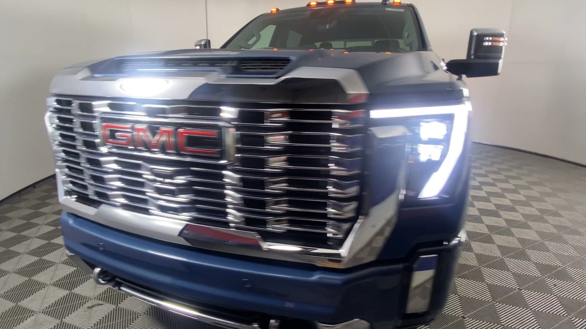2025 GMC Sierra 2500 HD Denali
