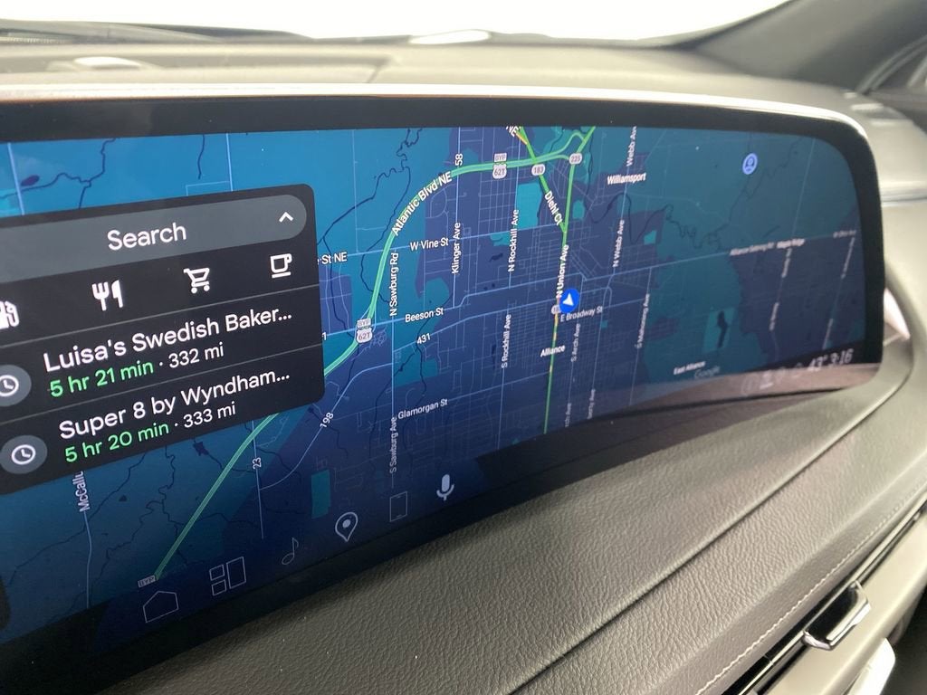 2025 Cadillac XT4 Premium Luxury