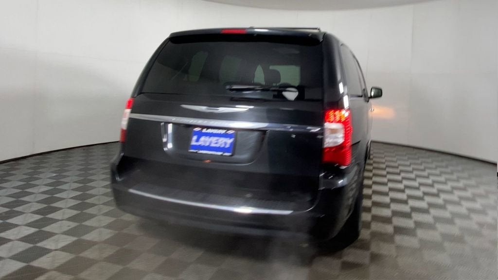 2016 Chrysler Town & Country Touring