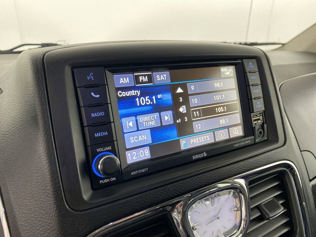 2016 Chrysler Town & Country Touring