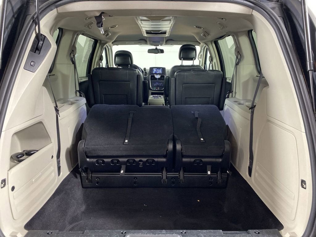 2016 Chrysler Town & Country Touring