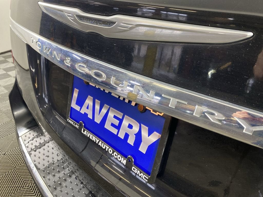 2016 Chrysler Town & Country Touring