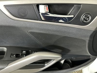 2017 Hyundai Veloster Base w/Black