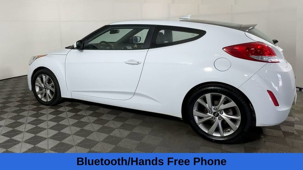 2017 Hyundai Veloster Base w/Black