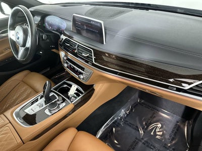 2022 BMW 740 i xDrive