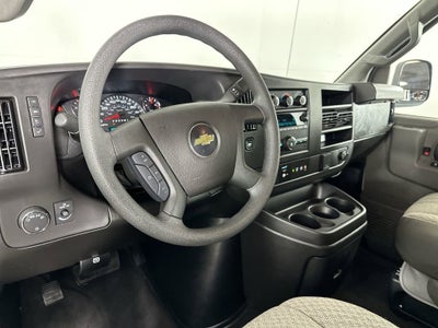 2025 Chevrolet Express Passenger 1LS