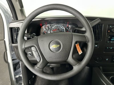 2025 Chevrolet Express Passenger 1LS