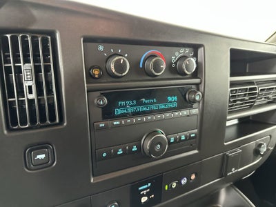 2025 Chevrolet Express Passenger 1LS