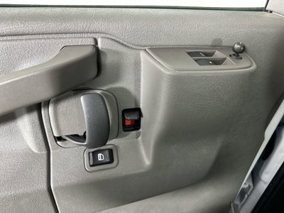 2025 Chevrolet Express Passenger 1LS