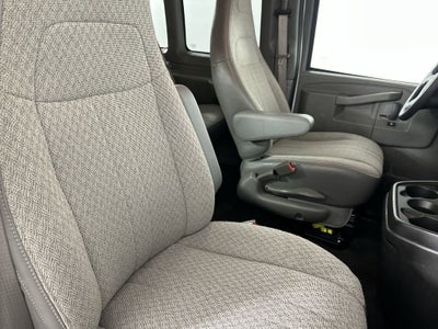 2025 Chevrolet Express Passenger 1LS