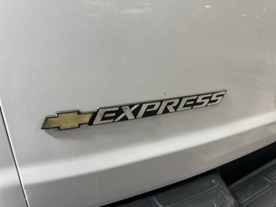 2025 Chevrolet Express Passenger 1LS