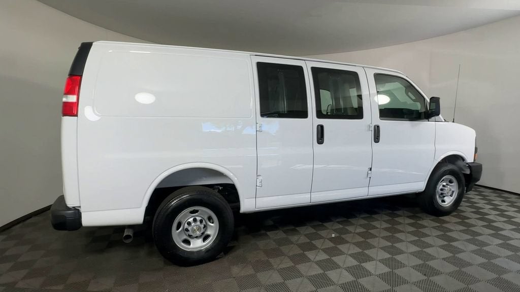 2026 Chevrolet Express Cargo Work Van - Photo 12