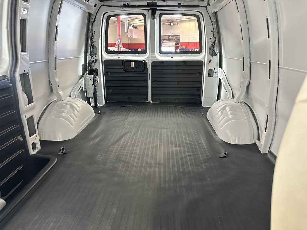2026 Chevrolet Express Cargo Work Van - Photo 24