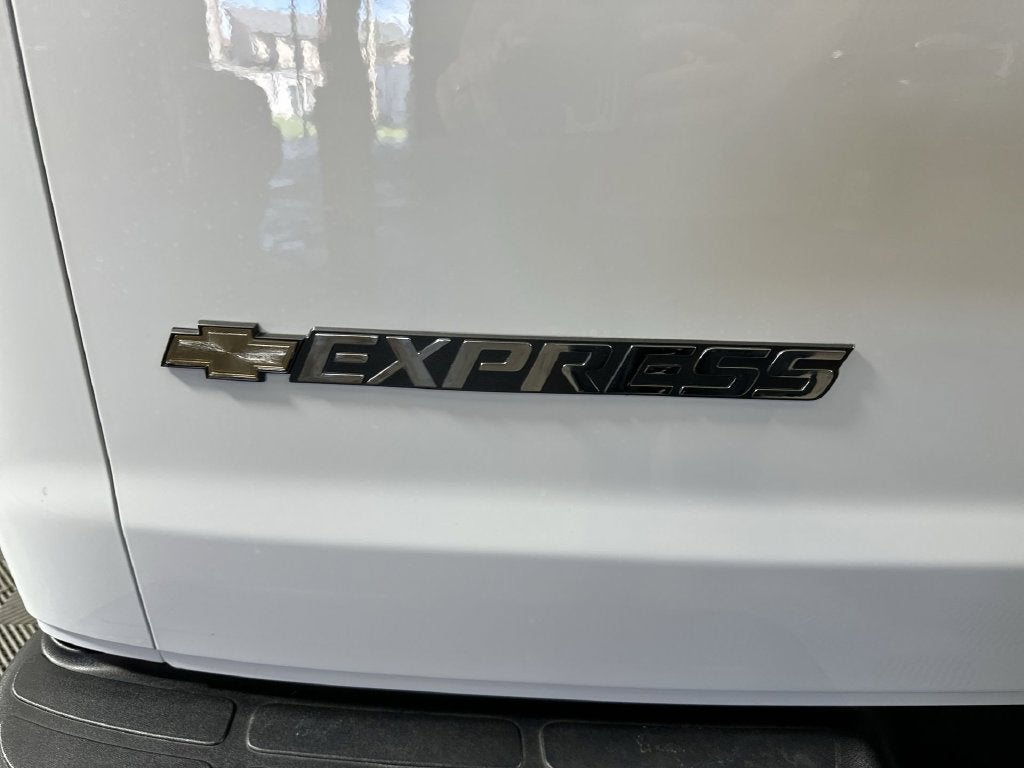 2026 Chevrolet Express Cargo Work Van - Photo 30