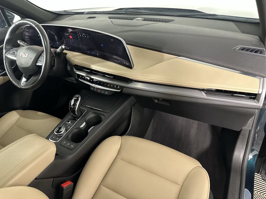 2024 Cadillac XT4 Luxury