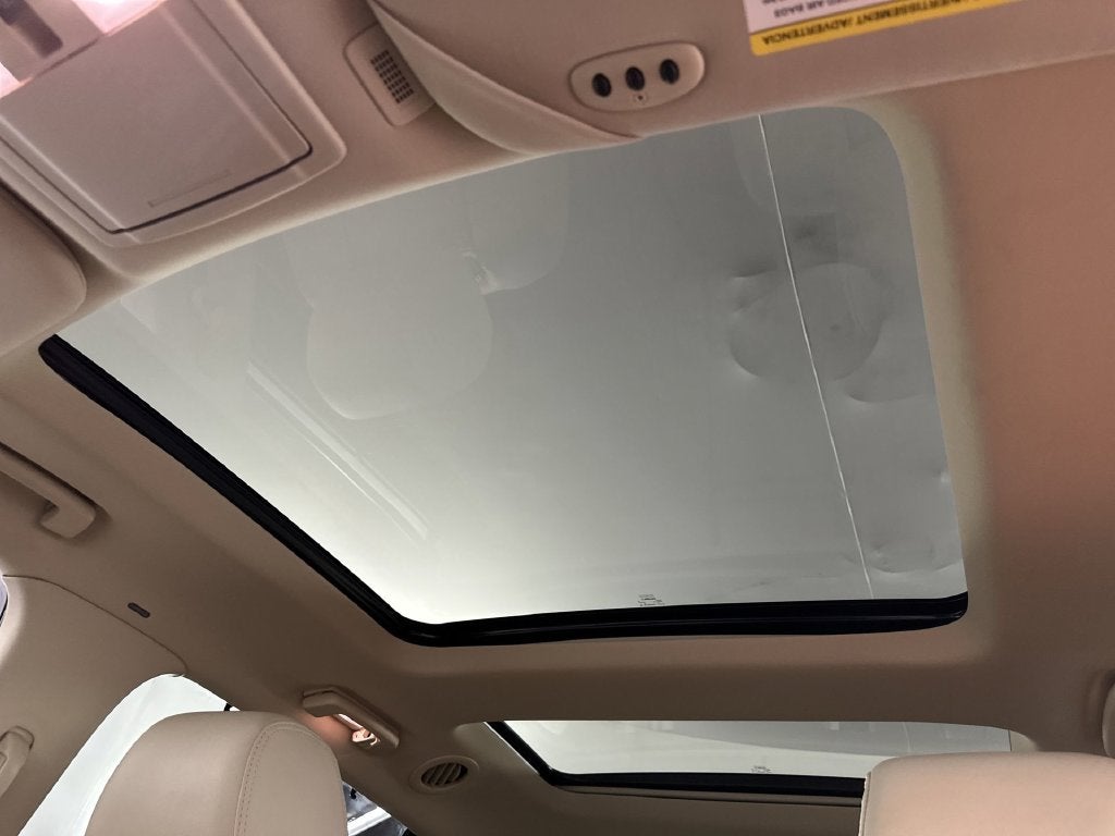 2017 Lincoln MKT Base