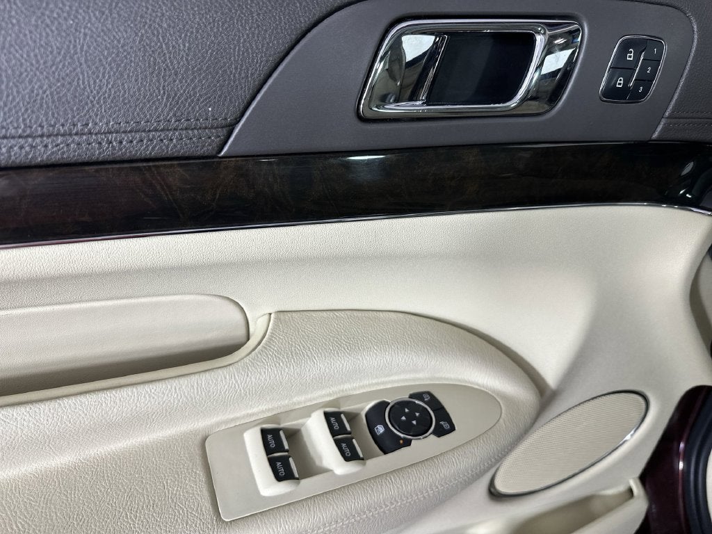 2017 Lincoln MKT Base
