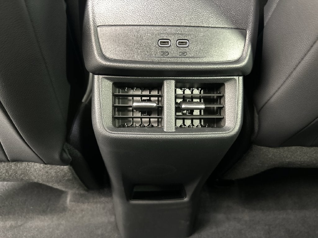 2027 Chevrolet Equinox LT - Photo 22