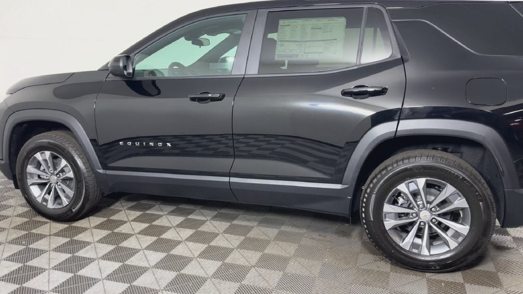2027 Chevrolet Equinox LT - Photo 7