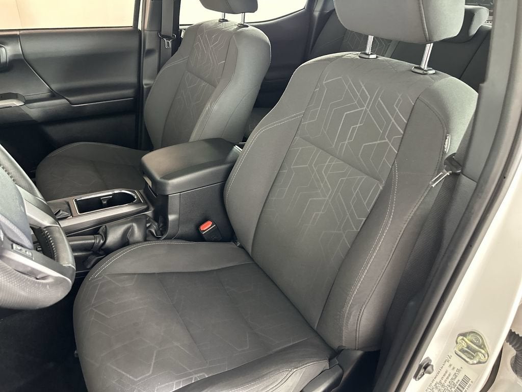 2016 Toyota Tacoma SR