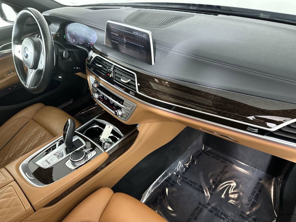 2022 BMW 740 i xDrive